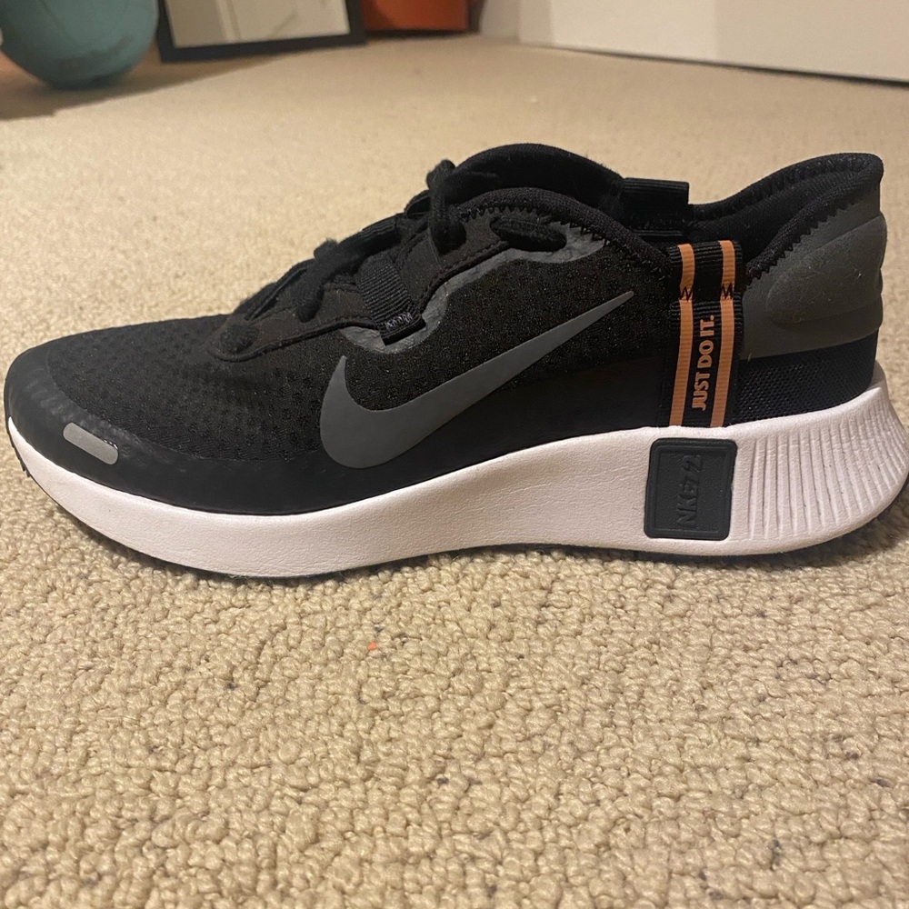 Women’s Nike72 Running Shoes